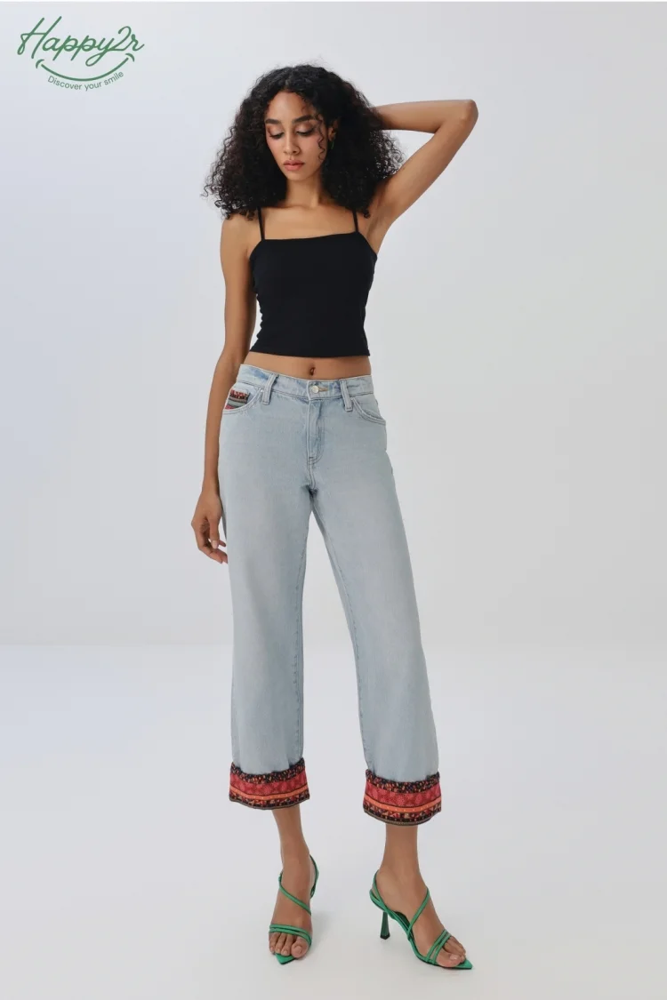 high-waist-light-medium-wash-contrast-raw-hem-jeans