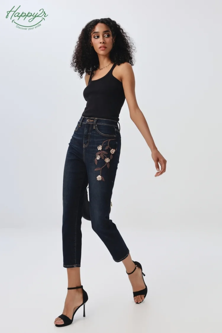 HIGH WAIST MEDIUM WASH MOM FIT JEANS