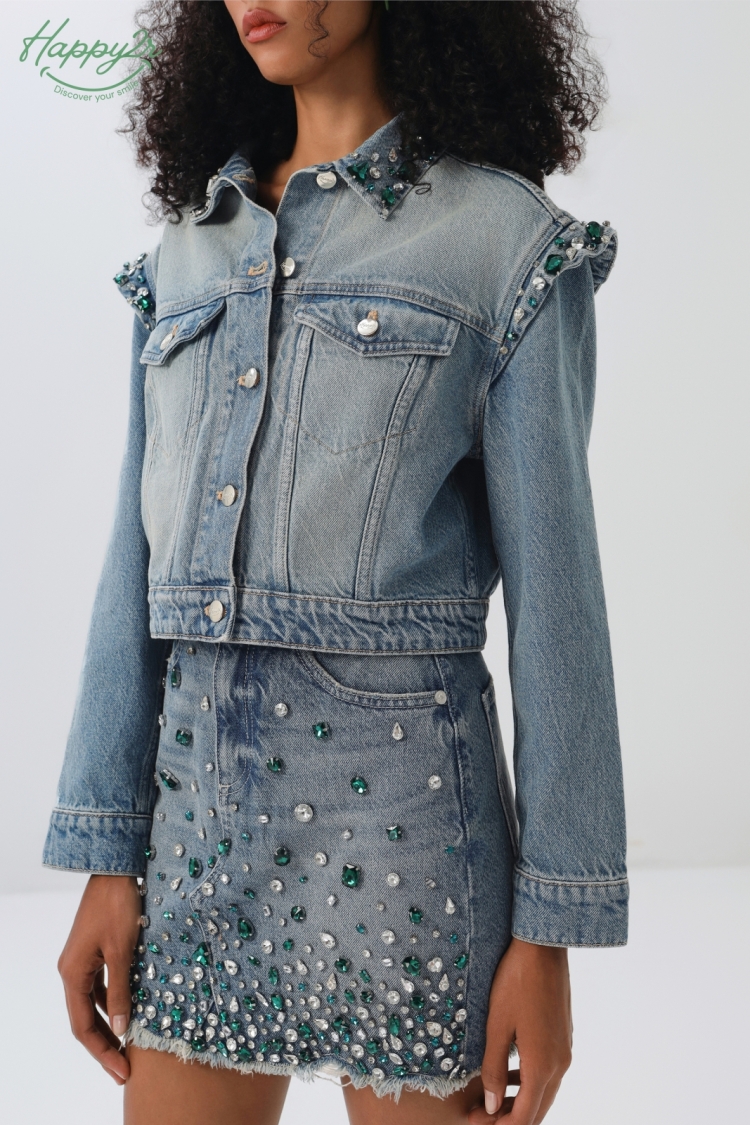 high-waist-heavy-wash-with-fray-hem-rhinestones-denim-skirt-happy2r