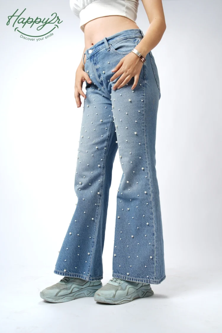 SUPER HIGH RISE MEDIUM WASH SLIM WIDE - LEG WITH EMBELLISHED